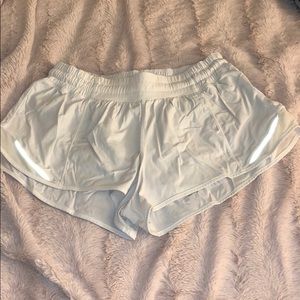 Lululemon Shorts (hotty hot 2in)